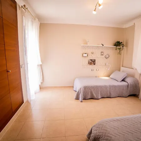 Sunny Island N 9 In Los Cristianos, Tenerife * Arona (Tenerife)